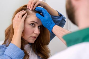 Ignacio Sevilla, médico: “La falta de descanso puede desencadenar la caída del cabello”