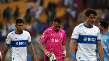 Futbol, Universidad Catolica vs Universidad de Chile.
Fecha 28, campeonato Nacional 2024.
Los jugadores de Universidad Catolica lamentan la derrota contra de Universidad de Chile durante el partido de primera division realizado en el estadio Santa Laura U SEK,Santiago Chile.
19/10/2024
Javier Salvo /Photosport
Football, Universidad Catolica vs Universidad de Chile.
28th round, 2024 National Championship.
Universidad Catolica's players they regret the defeat
against of Universidad de Chile during a first division match at the Santa Laura U SEK stadium, Santiago Chile.
19/10/2024
Javier Salvo /Photosport