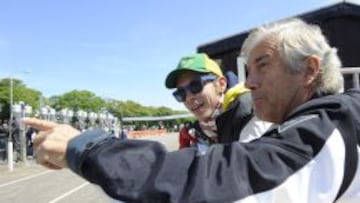 Agostini junto a Rossi en 2009.