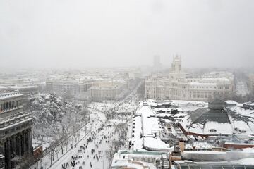 El centro de la capital del España cubierta de nieve. 