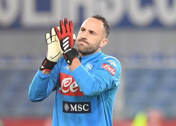 David Ospina es un caso muy parecido al de Davinson Sánchez, antes de unirse al Napoli el portero sonó para varios clubes italianos. Juventus e Inter de Milán. A su llegada se reunió con Luciano Spalletti, quien señaló que quiere que continúe.
"No quiero correr riesgos en la temporada, tengo dos porteros fuertes y esto ya me pasó con Szczęsny y Allison. Los problemas (lesiones, sanciones) están a la vuelta de la esquina y eso puede tocar a tus porteros. El arco es una posición donde necesitas dos", afirmó el DT.