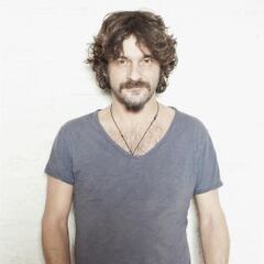 "Mágico, Zidane, Abidal... Merecerían una canción"