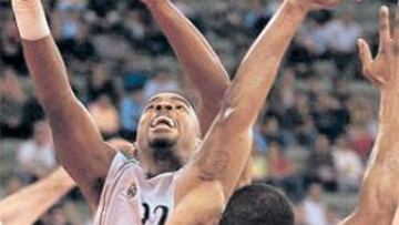 <b>CAÑONEROS DISCRETOS. </b>Bullock y Brown no fueron ayer los máximos anotadores del partido.