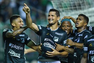 Deportivo Cali fue superior y ganó 2-0 con goles de Guillermo Burdisso y Jhon Vásquez. Teo Gutiérrez también fue uno de los destacados. En esa edición también se tuvo que enfrentar a Always Ready y Corinthians. 