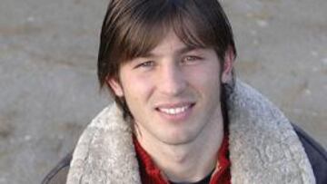 <b>NUEVA AVENTURA.</b> Albert Celades, ex jugador del Barcelona, Real Madrid, Celta y Zaragoza, entre otros, ha firmado por los Red Bulls de Nueva York, franquicia de la MLS.