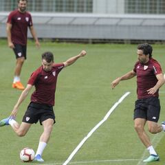 El Huesca insiste con Etxeita, de nuevo fuera de convocatoria