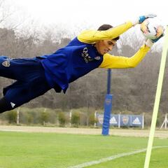 Andrada piensa en Boca, pero no descarta una transferencia