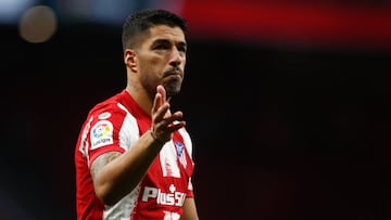 Luis Suarez of Atletico de Madrid saludates to the fans during the spanish league, La Liga Santander, football match played between Atletico de Madrid and FC Barcelona at Wanda Metropolitano stadium on October 02, 2021, in Madrid, Spain.
 AFP7 
 02/10/202