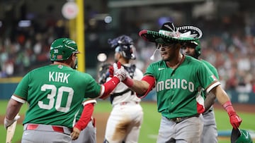 HOUSTON, TEXAS - MARCH 06: Jonathan Aranda #8 of Team Mexico celebrates his three run home run with teammate Alejandro Kirk #30 during the 2026 World Baseball Classic Pool B game at Daikin Park on March 06, 2026 in Houston, Texas. Alex Slitz/Getty Images/AFP (Photo by Alex Slitz / GETTY IMAGES NORTH AMERICA / Getty Images via AFP)