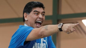 La secuencia entera de la locura de Maradona en el palco