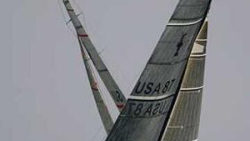 <b>ESTRATEGIA.</b> Butterworth desveló que "mientras los equipos legales de BMW Oracle se dedican a desestabilizar la 33 edición de la America''s Cup, siguen contratando a navegantes para la próxima regata".