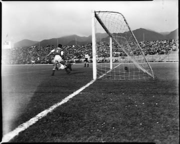 El 10 de agosto de 1938 se inauguró el Estadio Nemesio Camacho El Campín. Así se veía el estadio en la época del Dorado.