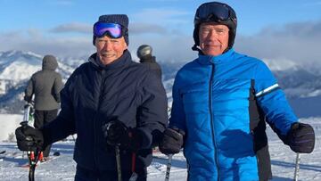 Arnold Schwarzenegger se va a esquiar con Clint Eastwood: "Dúo icónico"