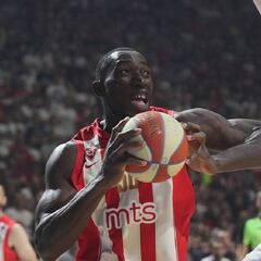 El calvario del Buducnost en Serbia: escupitajos, lanzamiento de sillas e insultos racistas