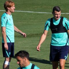 Osmajic, sobre su incidente: “Fui atacado por dos hombres borrachos”