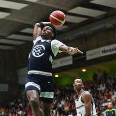 La bestial clavada del hijo de LeBron James, que lo pone una vez más en el radar de la NBA