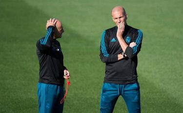 Gareth Bale back working with the ball in training