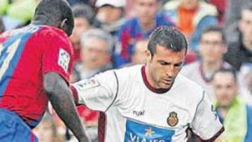 <b>ULTRADEFENSIVO. </b>El Mallorca no jugó con delanteros en el Camp Nou, donde perdió 1-0.