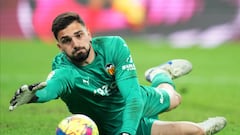 Giorgi Mamardashvili of Valencia CF during the La Liga match between Real Madrid and Valencia CF played at Santiago Bernabeu Stadium on February 2, 2023 in Madrid, Spain. (Photo by Bagu Blanco / Pressinphoto / Icon Sport)