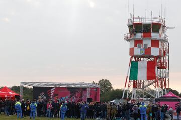 Momentos antes de la salida en la Base Aérea Rivolto.