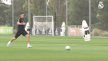 Real Madrid: James fires lovely shot into top corner in training