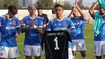 Futbol, Palestino vs Universidad de Chile.
Copa Chile 2024.
Los jugadores de Universidad de Chile celebran el triunfo contra Palestino durante el partido de ida de final regional centro norte de la Copa Chile disputado en el estadio Municipal de la Cisterna en Santiago, Chile.
05/09/2024
Jonnathan Oyarzun/Photosport
Football, Palestino vs Universidad de Chile.
2024 Copa Chile Championship.
Universidad de Chile's players reacts after winning against Palestino during a final first leg match of the North-Center regional phase of the Copa Chile match held at the Municipal de la Cisterna stadium in Santiago, Chile.
05/09/2024
Jonnathan Oyarzun/Photosport