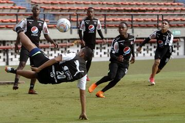 El Deportivo Independiente Medellín se prepara para el juego de ida de la semifinal de la Liga Águila I - 2018 ante el Deportes Tolima.