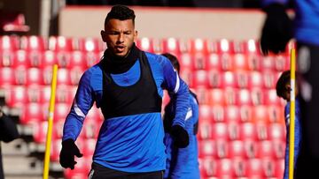 Lu&iacute;s Su&aacute;rez durante un entrenamiento.