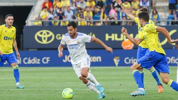 Hazard, en acción ante el Cádiz.