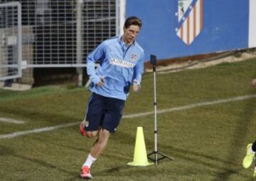 Entrenamiento en solitario de Fernando Torres.