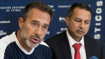 La Federación Costarricense de Fútbol dio a conocer que aceptaba la renuncia de Gustavo Matosas y confirmó que no estará presente en el banquillo ante la Selección de Uruguay.