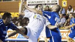 Ademar espera romper ante el Teucro su irregularidad