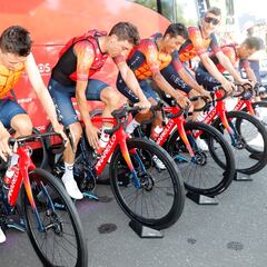 Helados, 300 bidones de agua, ventiladores y hielo... contra el calor