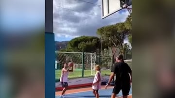 Hazard y Varane metiendo triples en vacaciones