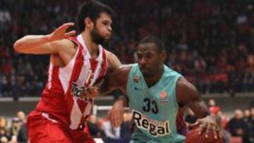 Kostas Papanikolau, frente a Pete Mickeal.