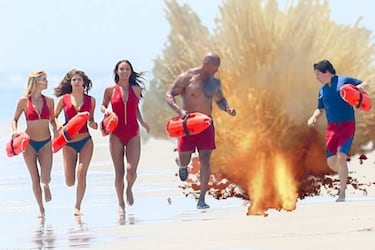 Zac Efron, de 'Baywatch' a meme por culpa de una caída