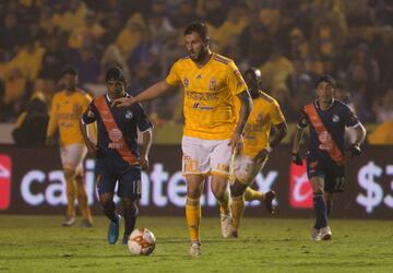 Gignac y su póker en imágenes