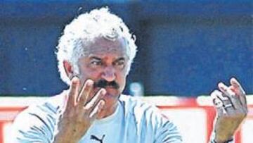 <b>FUTURO. </b>David Vidal dirge una sesión de su equipo mientras su futuro es aún incierto.