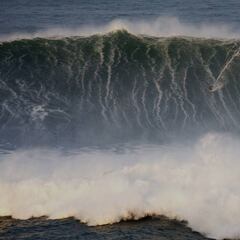 Eric Rebiere: "El potencial del surf de olas gigantes en Galicia es brutal"