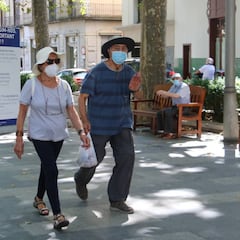 ¿Qué mascarilla retiene más gotitas de saliva al hablar?