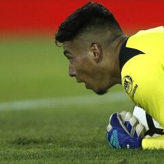 Cortés: "Me motiva que digan que soy el próximo arquero de la Roja"