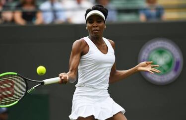 Emotional Venus breaks down after first round win