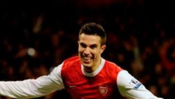 Van Persie celebra un gol con el Arsenal.