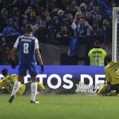El Oporto, con Casillas de titular, deja de estar invicto en liga