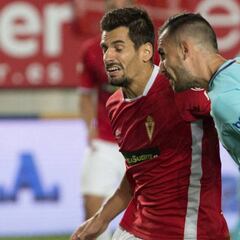 Alcácer: "Si el míster decide que no entre, hay que respetarlo"