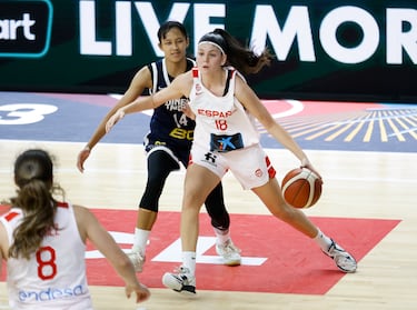 18. Elena Moreno (Unicaja – 19 años y 1,83 metros)