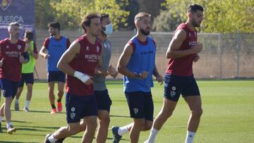 Míchel da forma a su primer once de la temporada