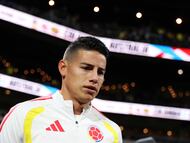 NEW YORK, NEW YORK - NOVEMBER 18: James Rodriguez of Colombia enters the pitch to warm up prior to the International Friendly match between Colombia and Australia at Citi Field on November 18, 2025 in New York City. Jordan Bank/Getty Images/AFP (Photo by Jordan Bank / GETTY IMAGES NORTH AMERICA / Getty Images via AFP)