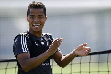 El ex jugador del FC Barcelona ha dejado de tener una participación estelar con la Selección Mexicana. Apenas jugó 13 minutos este torneo y muchos han cuestionado la participación del jugador de Los Angeles Galaxy.