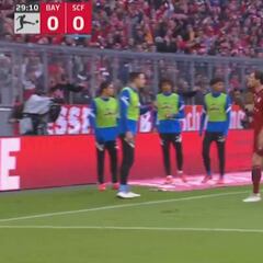 Uno de esos goles del Bayern que aterroriza ver y nada menos que a la mejor defensa de la liga